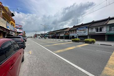 Shop Lot @ Main Road Banting Town for rent!