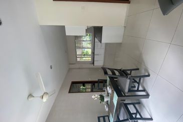 IOI Beverly Row @ IOI Resort City