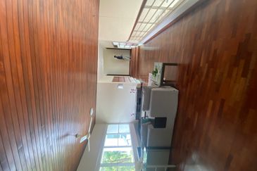 IOI Beverly Row @ IOI Resort City