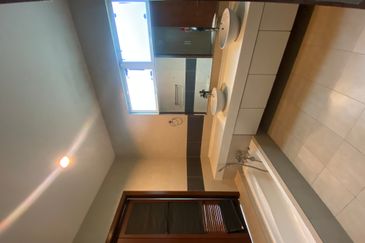 IOI Beverly Row @ IOI Resort City