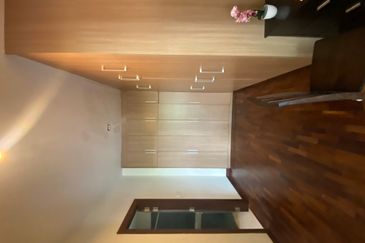 IOI Beverly Row @ IOI Resort City