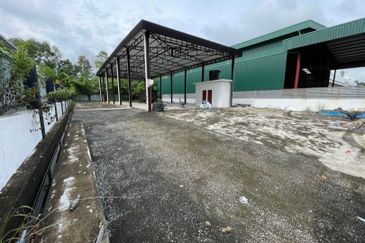 Seremban 2 Green Technology Park, terrace factory,facing mainroad,nearby oakland,s2 heights