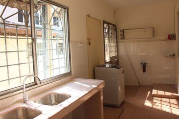 Jalan Kenari, Bandar Puchong Jaya