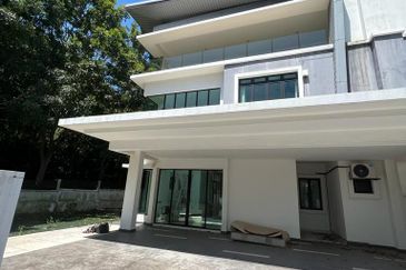 Akira @ 16 Sierra (Sierra 9)