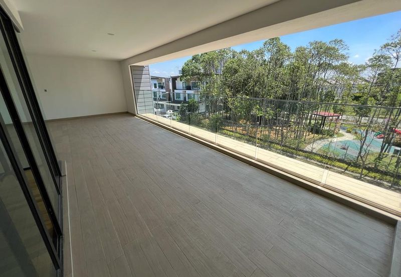 Akira @ 16 Sierra (Sierra 9)