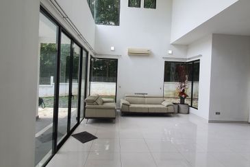 Akira @ 16 Sierra (Sierra 9)