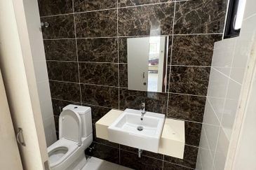 Akira @ 16 Sierra (Sierra 9)