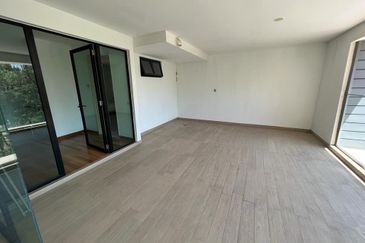 Akira @ 16 Sierra (Sierra 9)