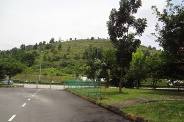 Puteri 10, 2.5sty Beautifully Renovated, Must view