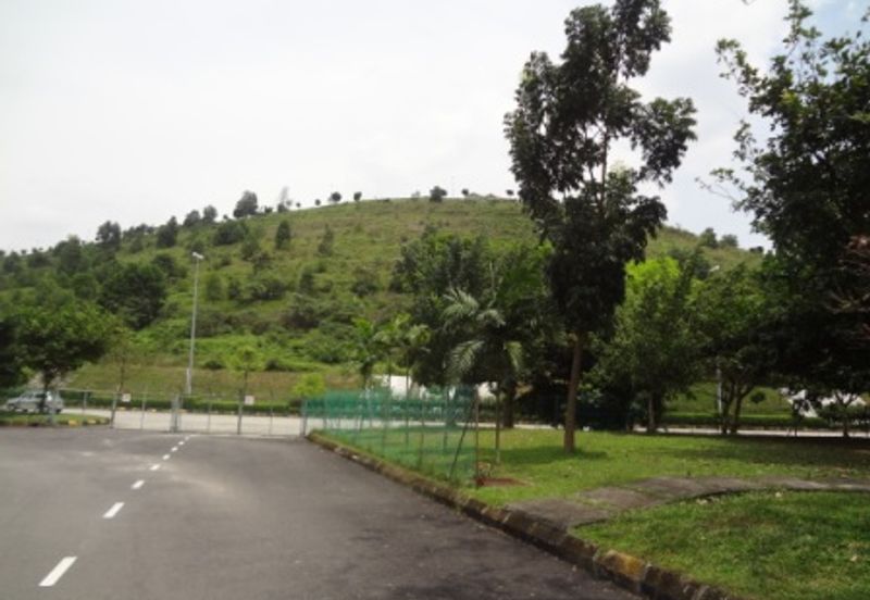 Puteri 10, 2.5sty Beautifully Renovated, Must view