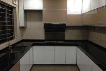 Puteri 10, 2.5sty Beautifully Renovated, Must view