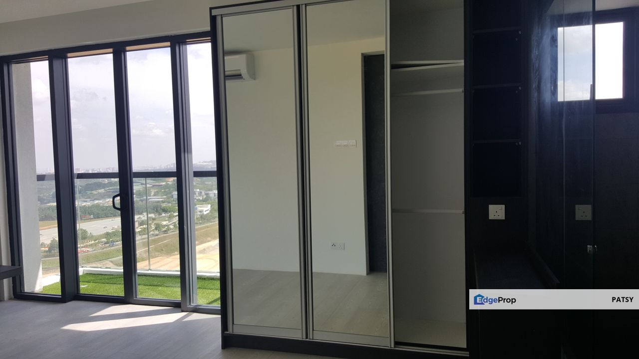 Sky Park Condominium, High Floor, Partly Furnished, Selangor, Cyberjaya