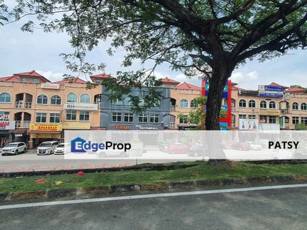 Bandar Puteri, 3-storey shop, Fronting Mainroad Beautifully renovated, Selangor, Puchong