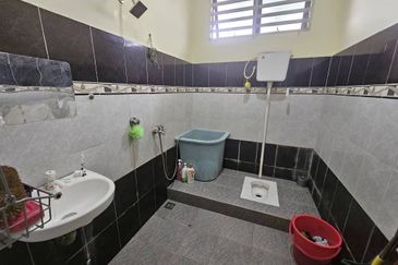 TAMAN KUANTAN JAYA KAMPUNG PAK MAHAT