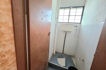 Shop Lot 1.5 Tingkat Taman Jaya 5 near to Taman Jaya 4