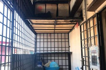 Shoplot Renoveted Indera Sempurna near to Taman Indera sempurna