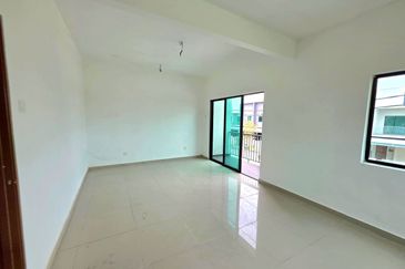 TAMAN KUANTAN JAYA KAMPUNG PAK MAHAT