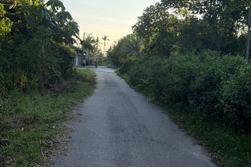 KAMPUNG CENDERING