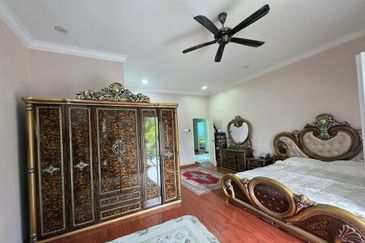 Banglo 2 Tingkat Jalan Hilir Istana Kubang Kerian near to Wakaf Stan