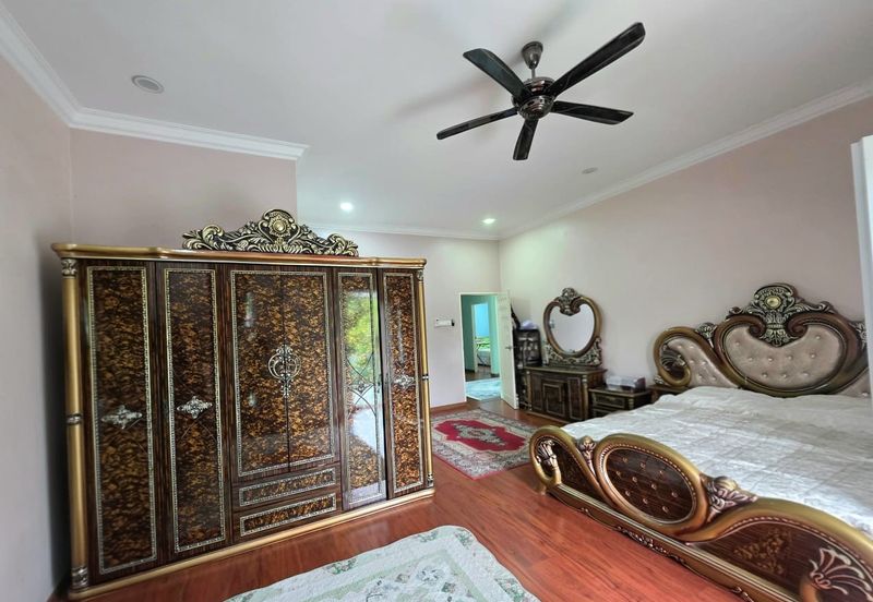 Banglo 2 Tingkat Jalan Hilir Istana Kubang Kerian near to Wakaf Stan