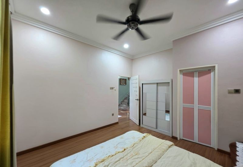 Banglo 2 Tingkat Jalan Hilir Istana Kubang Kerian near to Wakaf Stan