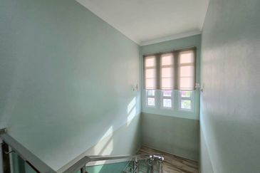 Banglo 2 Tingkat Jalan Hilir Istana Kubang Kerian near to Wakaf Stan