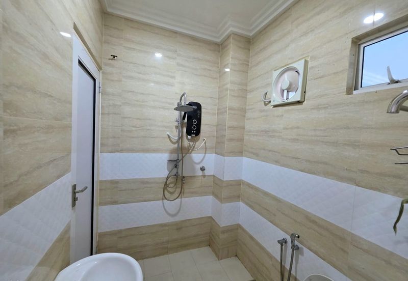 Banglo 2 Tingkat Jalan Hilir Istana Kubang Kerian near to Wakaf Stan