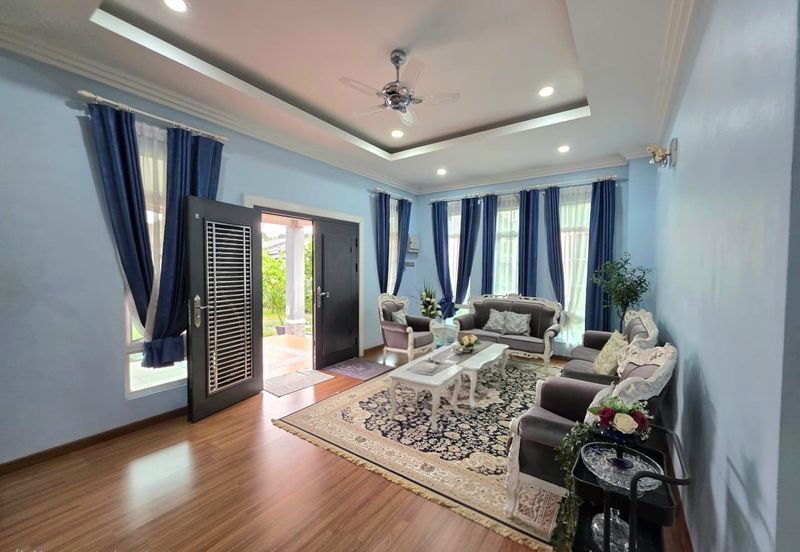 Banglo 2 Tingkat Jalan Hilir Istana Kubang Kerian near to Wakaf Stan