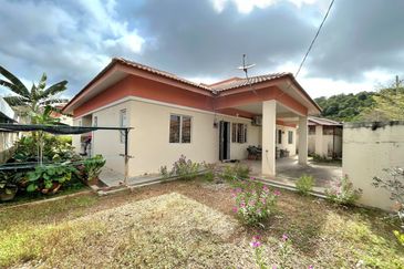 PERUMAHAN MAKMUR BUKIT LADA