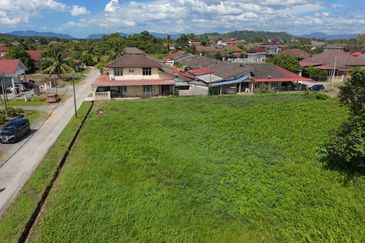 Tanah Lot Banglo Taman Puteri Saadong near to Bandar Tanah Merah
