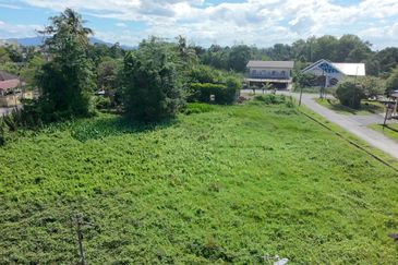 Tanah Lot Banglo Taman Puteri Saadong near to Bandar Tanah Merah