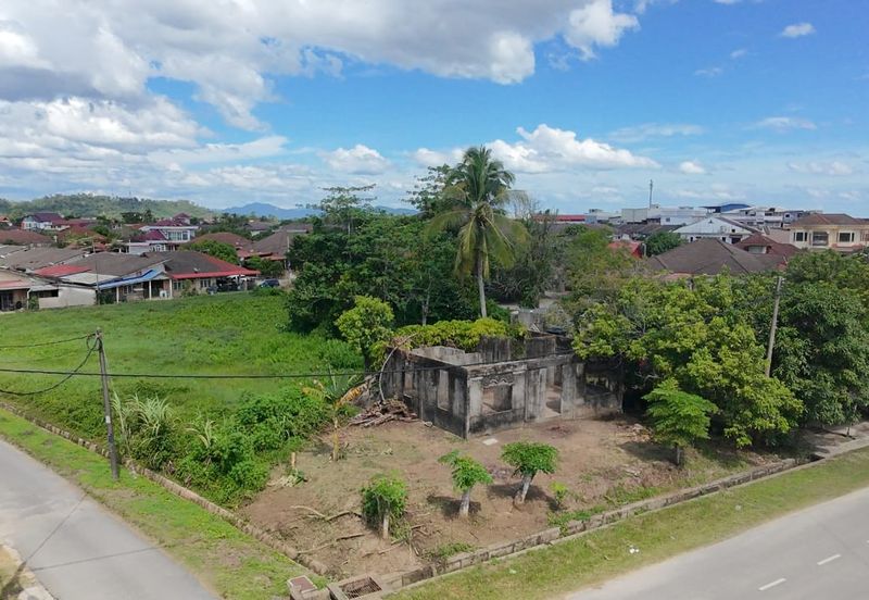 Tanah Lot Banglo Taman Puteri Saadong near to Bandar Tanah Merah