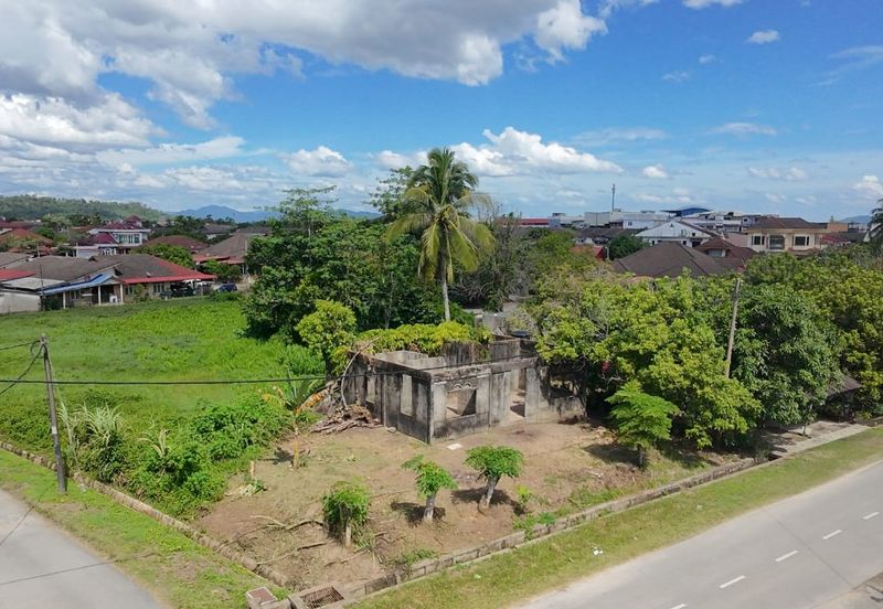 Tanah Lot Banglo Taman Puteri Saadong near to Bandar Tanah Merah