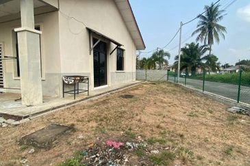 Semi D Single Storey Taman Balok Pantai 2 near to Gebeng