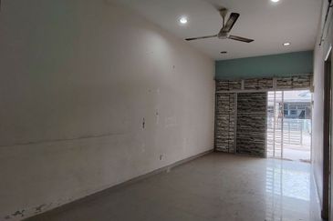 Taman Pinggiran Putra