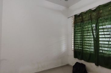 Taman Pinggiran Putra