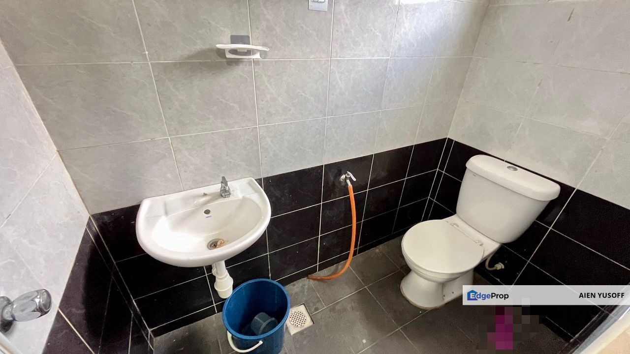 TERES SETINGKAT TAMAN IXORA 1 NEAR TO STESEN KERETA API, Pahang, Bera