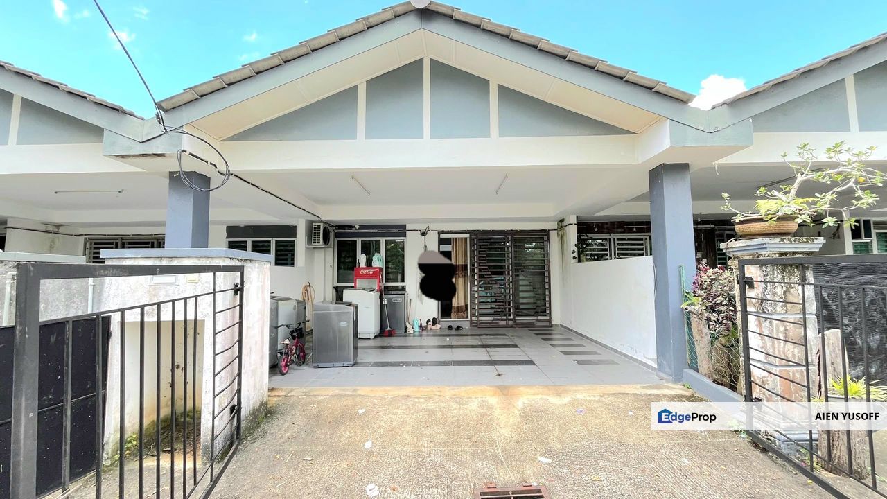 TERES SETINGKAT TAMAN IXORA 1 NEAR TO STESEN KERETA API, Pahang, Bera