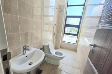 Double Story Superlink Taman Dynaton Izona Bukit Bendera near to Temerloh