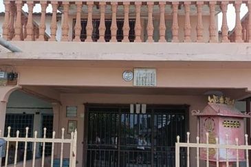 Teres 2 Tingkat Taman Sri Mewah Kamayan Triang Bera near to Bandar Triang