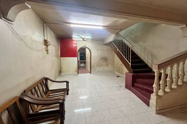 Teres 2 Tingkat Taman Sri Mewah Kamayan Triang Bera near to Bandar Triang