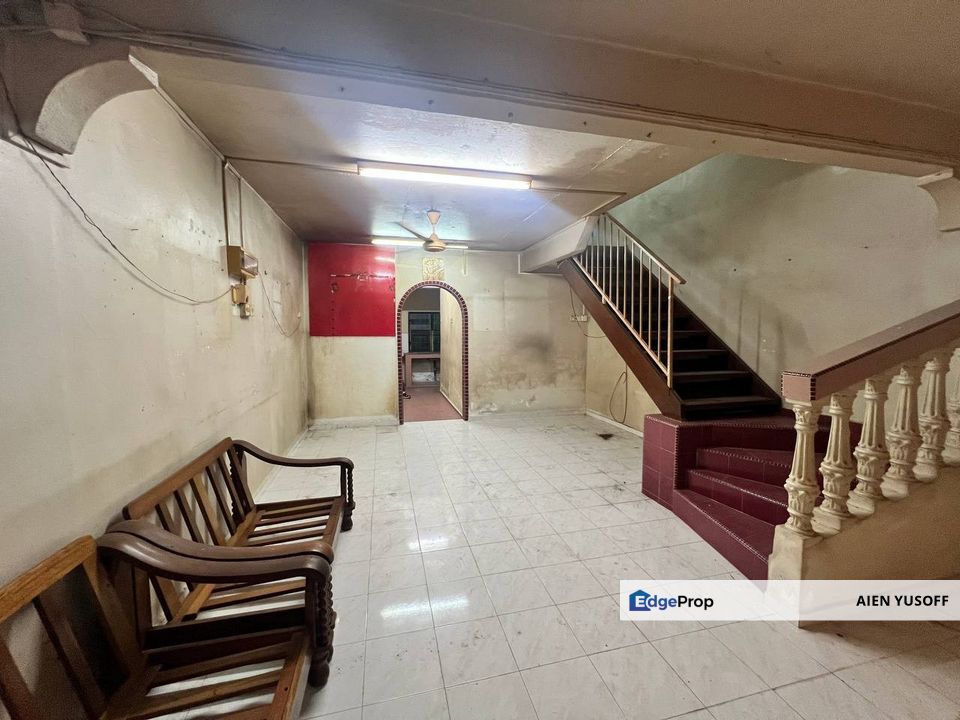 Teres 2 Tingkat Taman Sri Mewah Kamayan Triang Bera near to Bandar Triang, Pahang, Bera