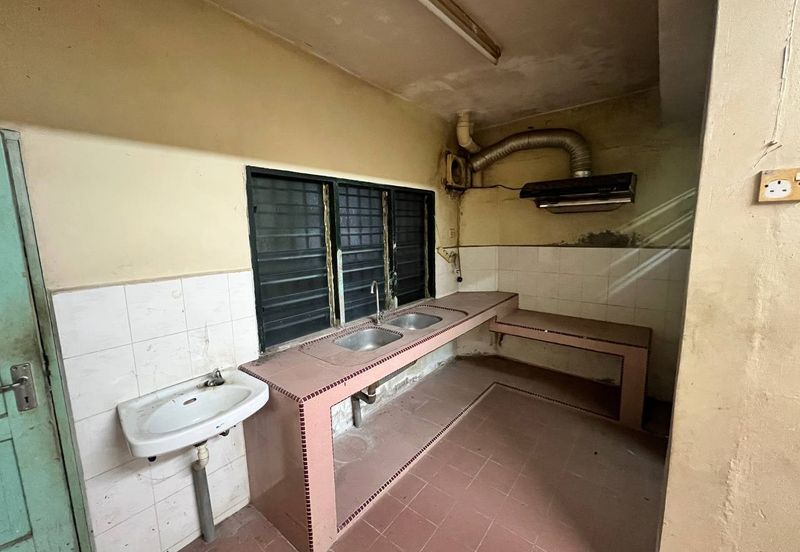 Teres 2 Tingkat Taman Sri Mewah Kamayan Triang Bera near to Bandar Triang