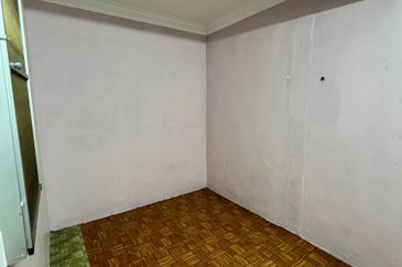 Teres 2 Tingkat Taman Sri Mewah Kamayan Triang Bera near to Bandar Triang