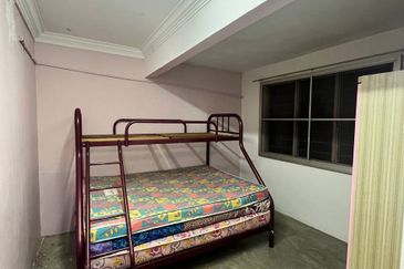 Teres 2 Tingkat Taman Sri Mewah Kamayan Triang Bera near to Bandar Triang