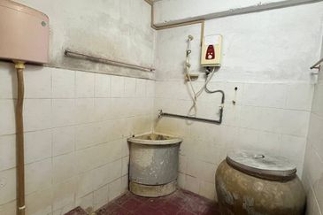 Teres 2 Tingkat Taman Sri Mewah Kamayan Triang Bera near to Bandar Triang