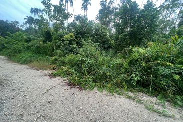 TANAH LOT BANGLO KG MAK LAGAM NEAR TO BANDAR CHUKAI