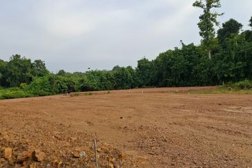 Tanah Lot Banglo Kg Sat Tanah Merah near to Bandar Tanah Merah