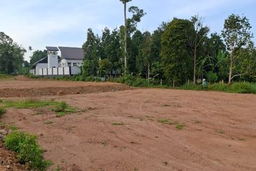 Tanah Lot Banglo Kg Sat Tanah Merah near to Bandar Tanah Merah