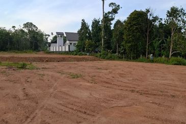 Tanah Lot Banglo Kg Sat Tanah Merah near to Bandar Tanah Merah